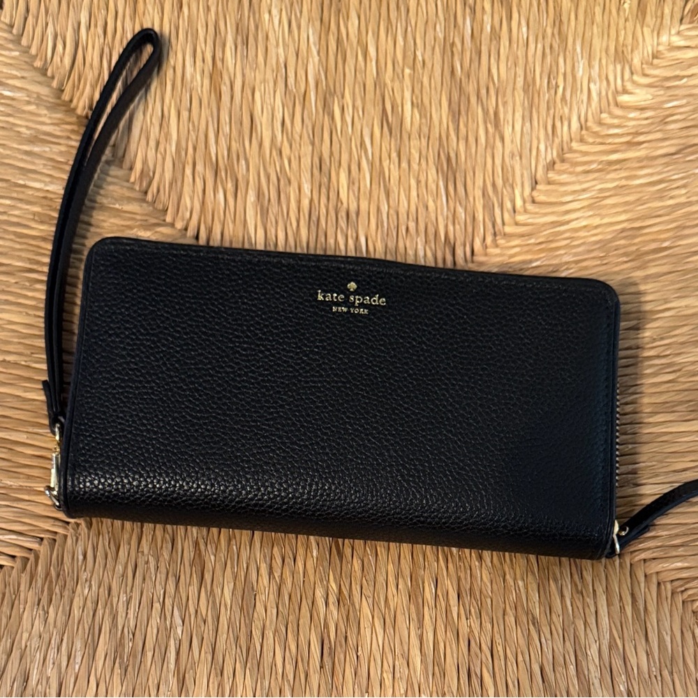 Kate Spade Birgitta Mulbery Street Wristlet Wallet excellent Condition